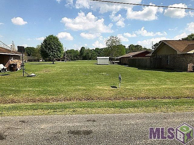 1st image of Loretta St