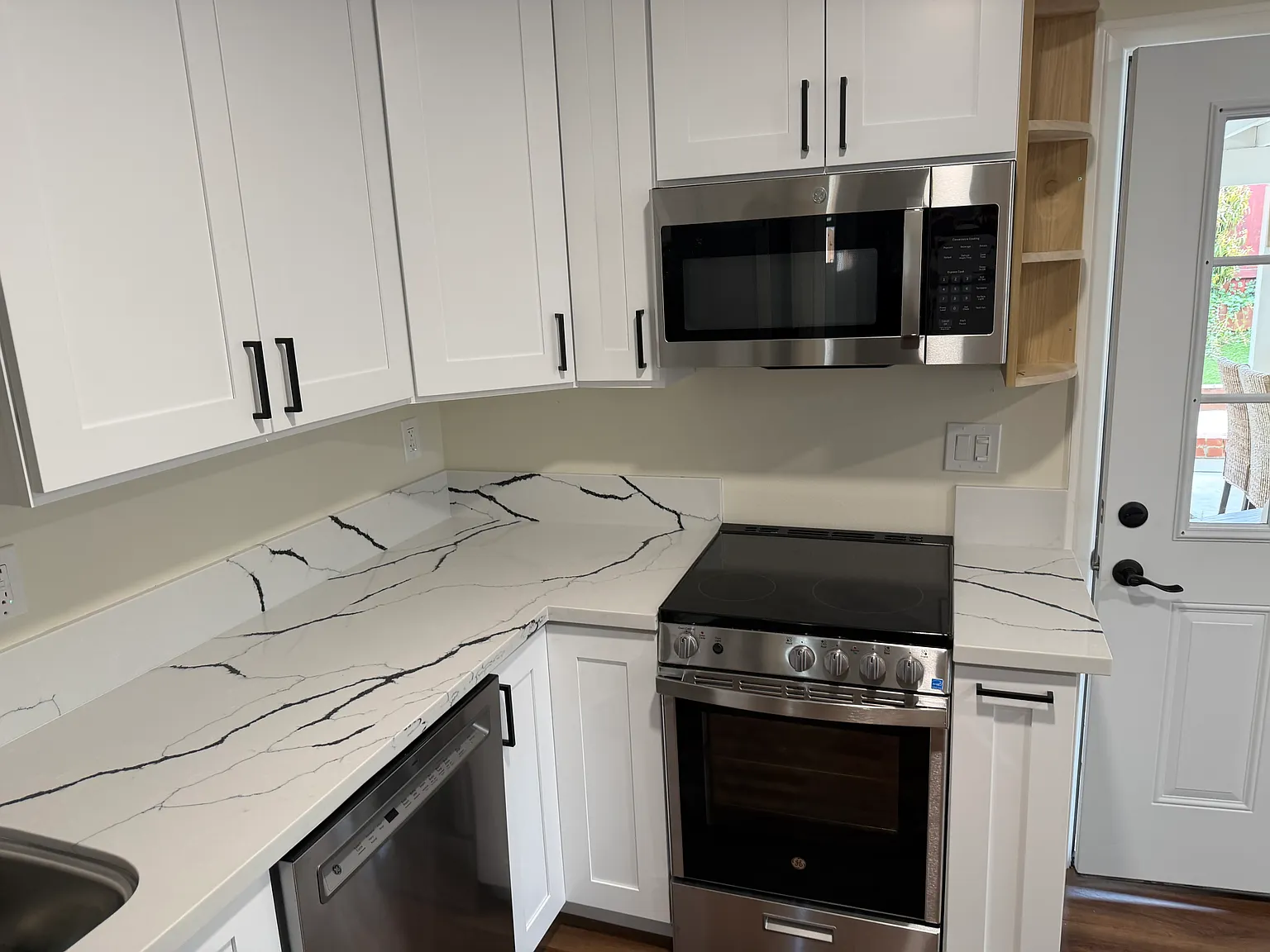 Studio, 430 sqft, $2,500 — Photo 4