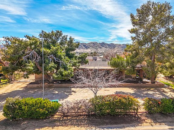 2nd image of 57885 El Dorado Dr