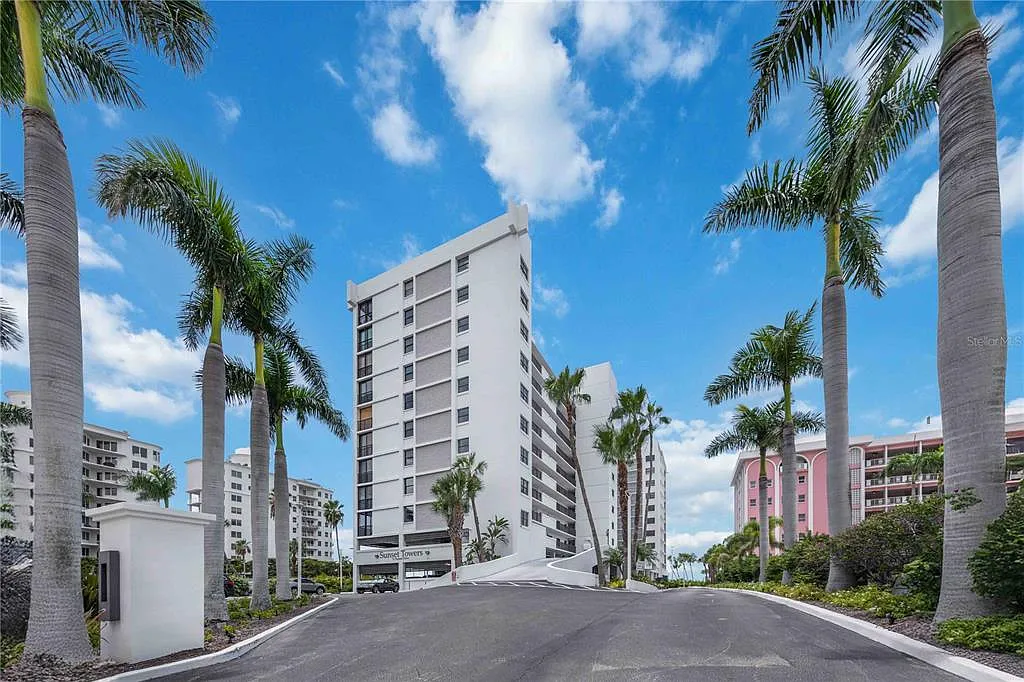 2 bed, 2.0 bath, 1380 sqft, $4,800 — Photo 1
