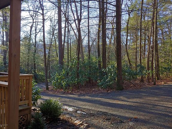 2nd image of 190 Cobble Creek Dr