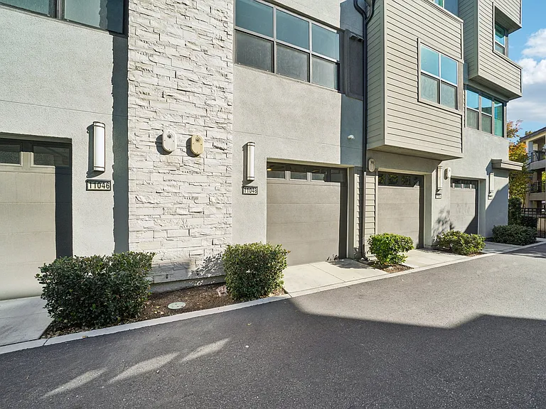 11048 Luminate Dr — Photo 31