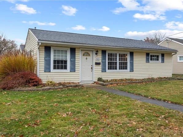 865 Oakwood Dr, Elyria, OH 44035