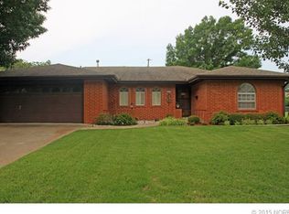 837 Concord Dr, Bartlesville, OK 74006