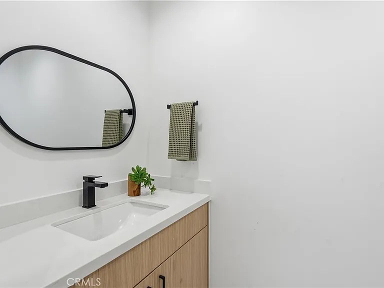 1428 S Cloverdale Ave — Photo 24