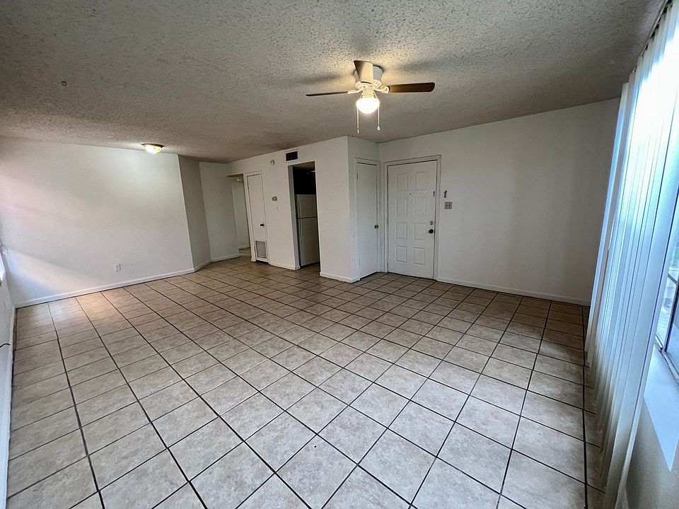 1st image of 409 Scotsdale St #A
