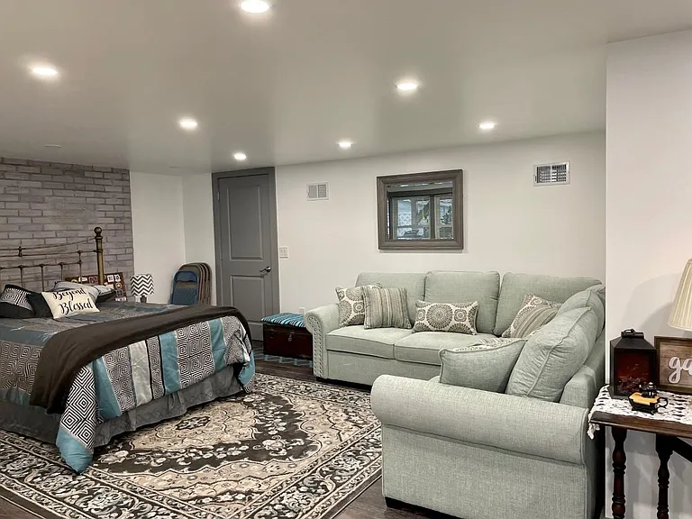 210 Shore Rd — Photo 21