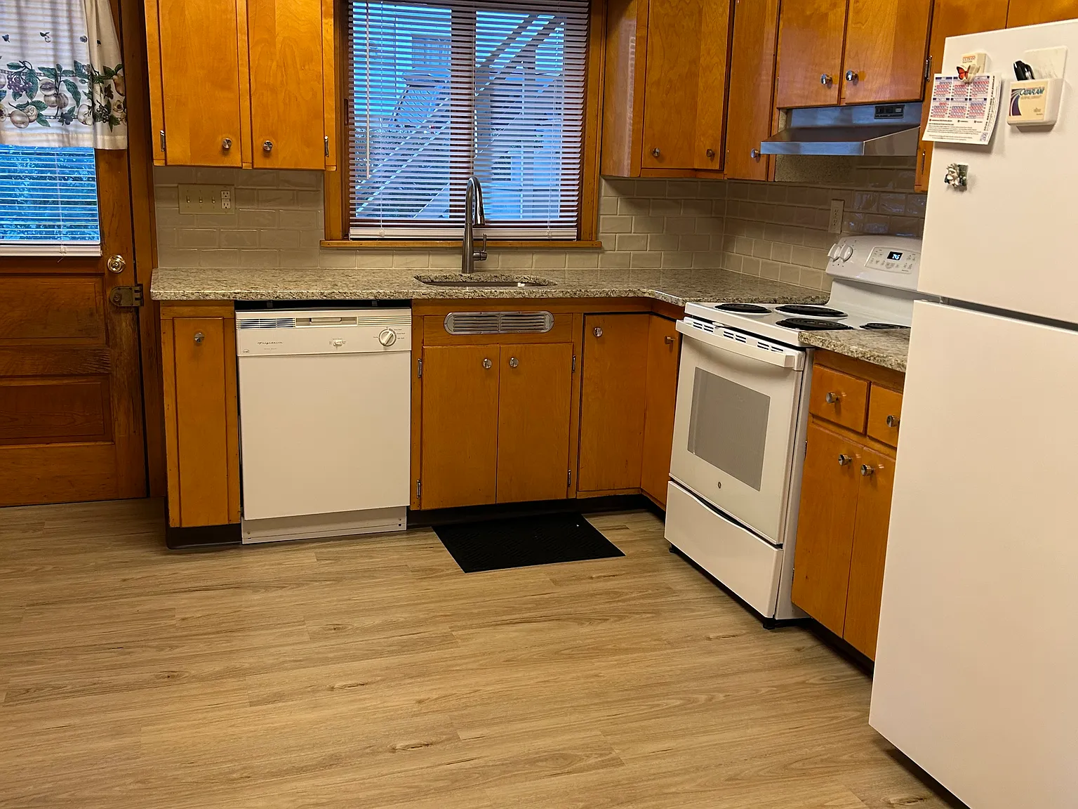 2 bed, 1450 sqft, $1,800 — Photo 3