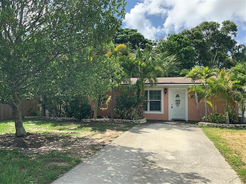1st image of 10381 Kumquat Ln