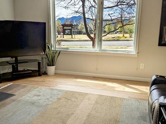 4th image of 4710 Holiday Dr #101