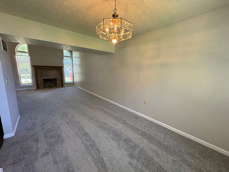 5538 N Meadow Dr — Photo 6