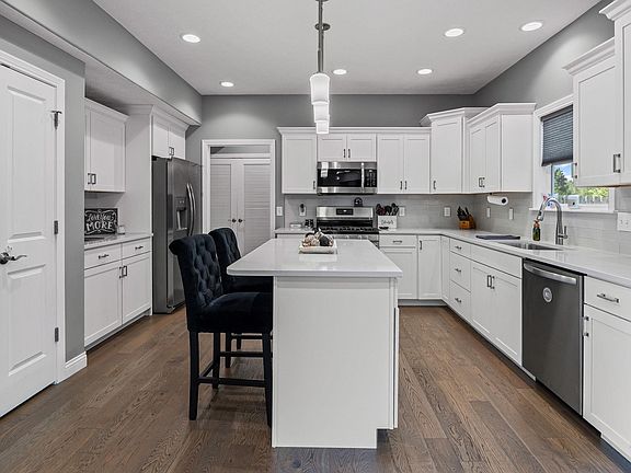 4th image of 4795 Leeward Ln