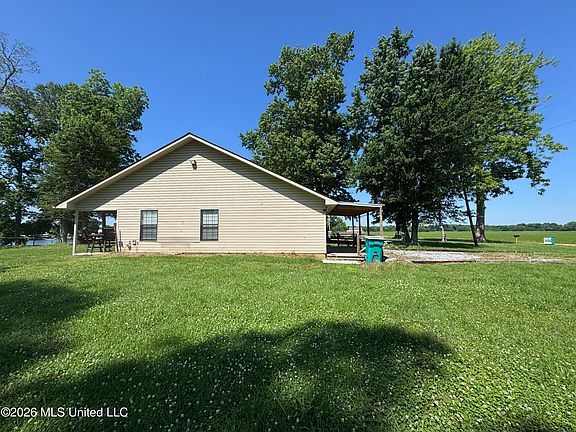 3rd image of 1727 Church Rd