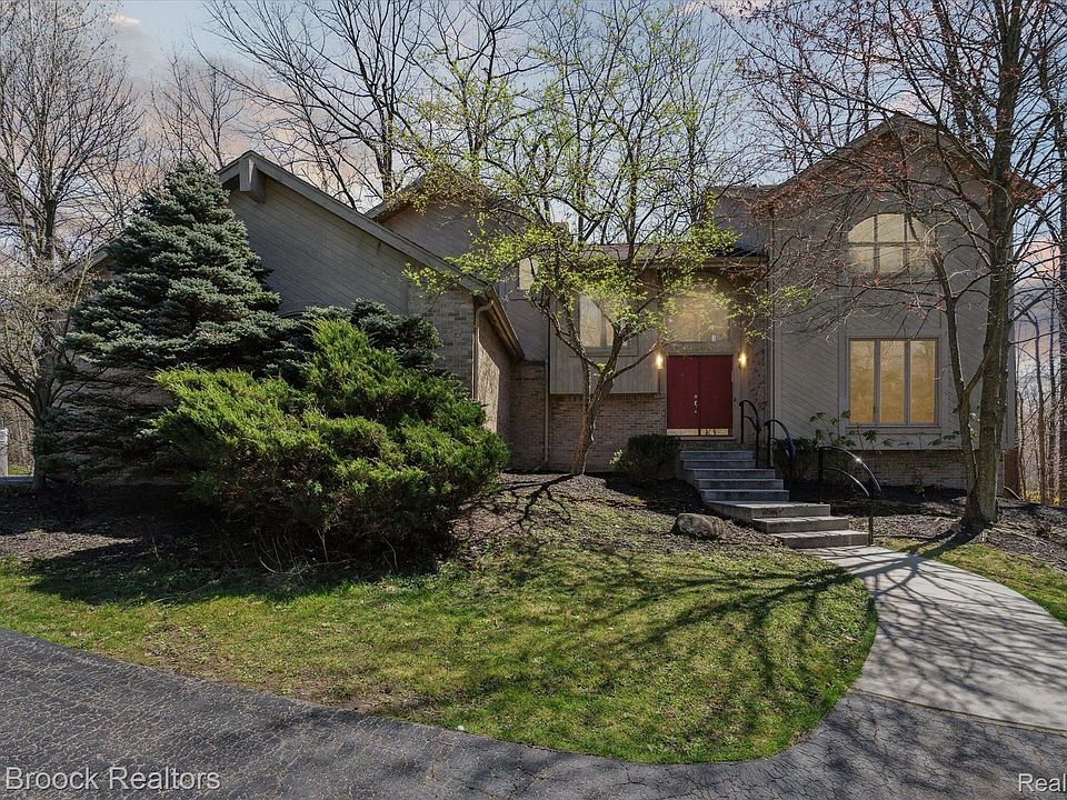 1st image of 7049 Brookeshire Ct