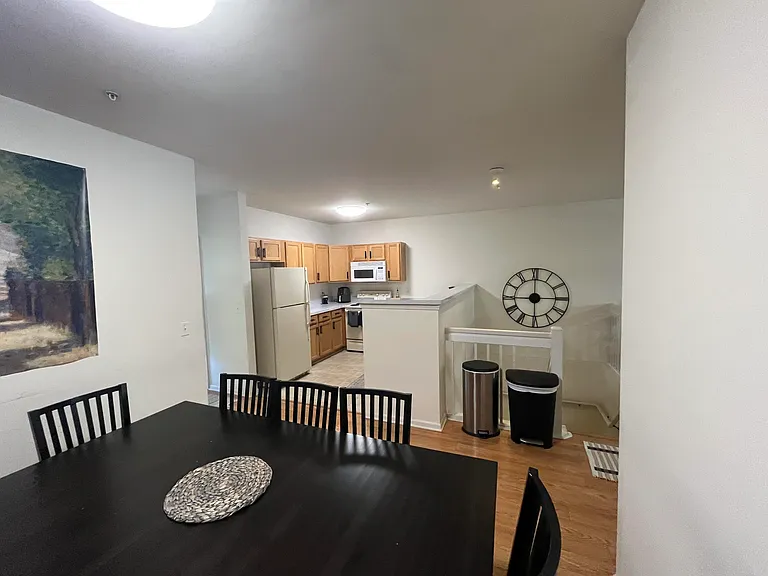 1021 Maiden Ln — Photo 11