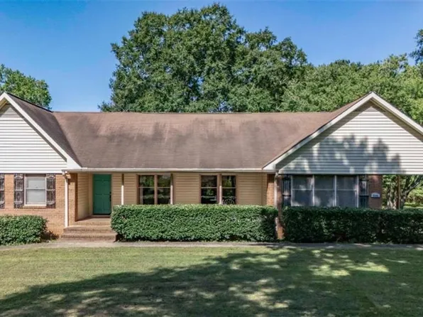 5586 Cave Springs Rd, Douglasville, GA 30134