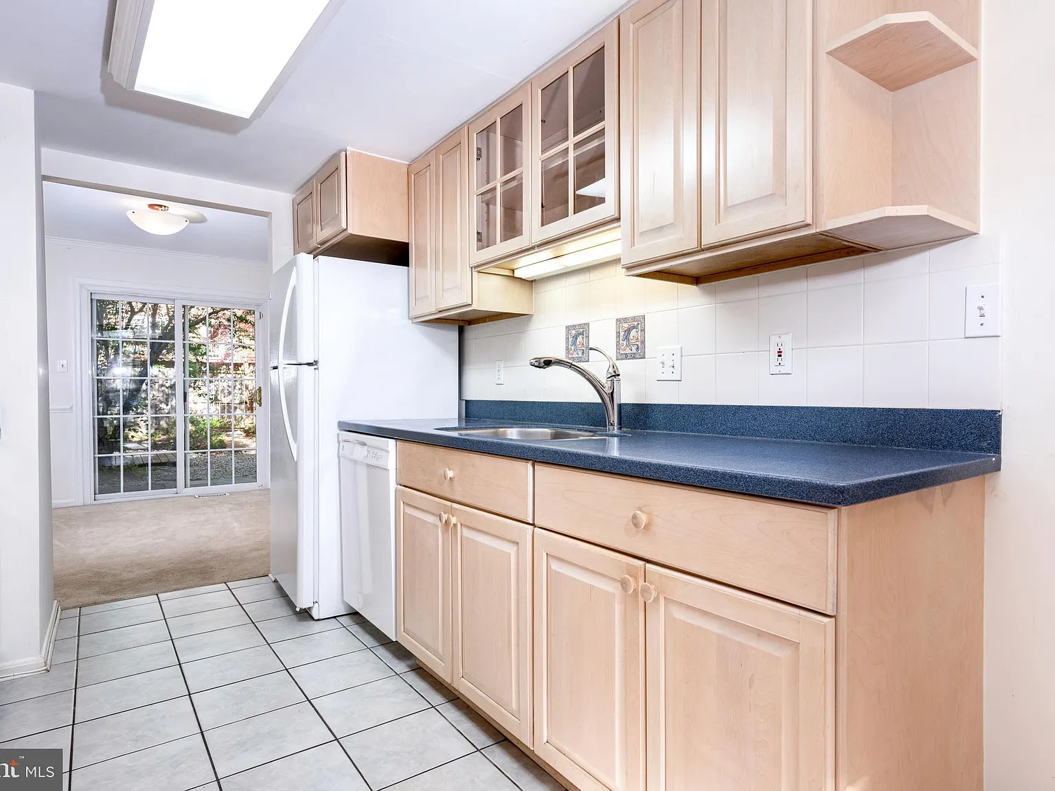 3 bed, 2.5 bath, 1880 sqft, $3,450 — Photo 3