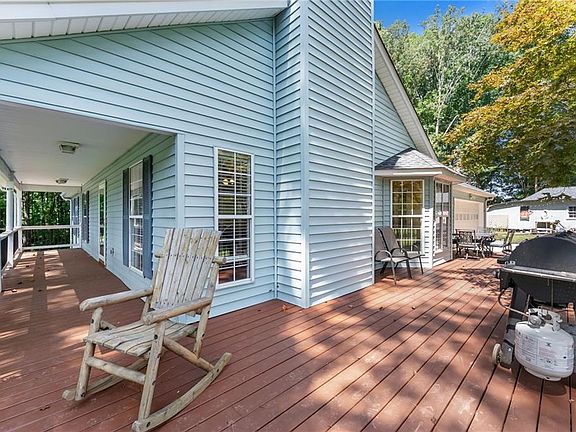 4th image of 4945 McCoy Cir