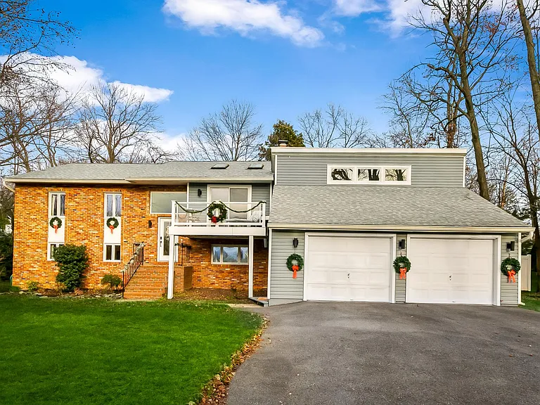 Privately situated lot, right across from Lake Hillsmere overlooking the South River!