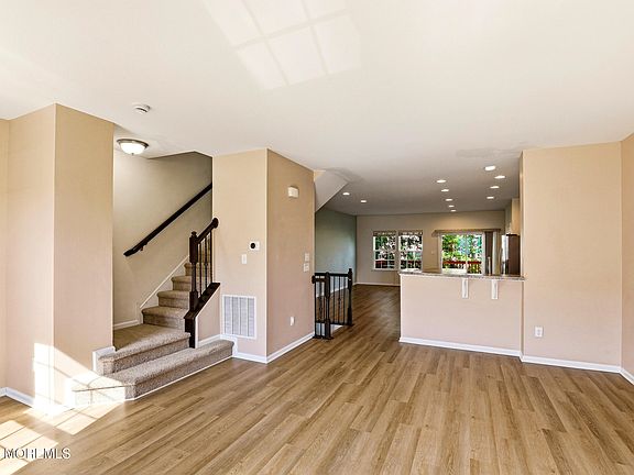 3rd image of 407 Susquehanna St #1207