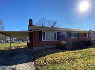 221 Lyons Dr, Frankfort, KY 40601