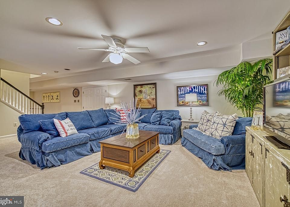 Lower Level Recreation w/ Pool Access