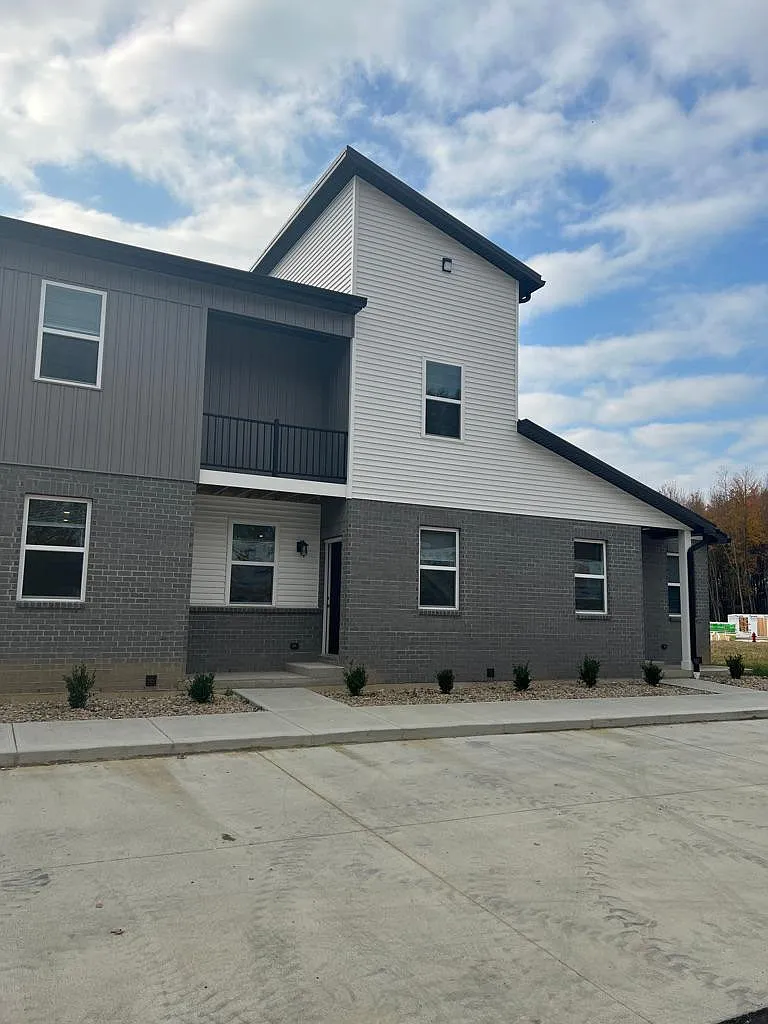 1 bed, 750 sqft, $1,295 — Photo 1