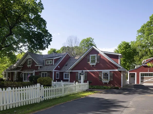 4202 Heathcote Rd, Deephaven, MN 55391