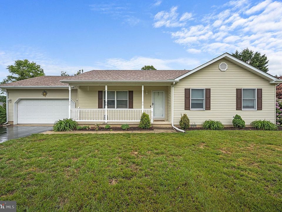 1st image of 78 E Huntington Cir