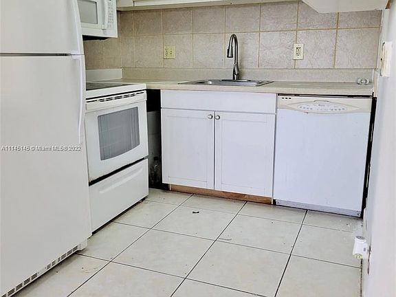2nd image of 600 Village Green Cir APT 308