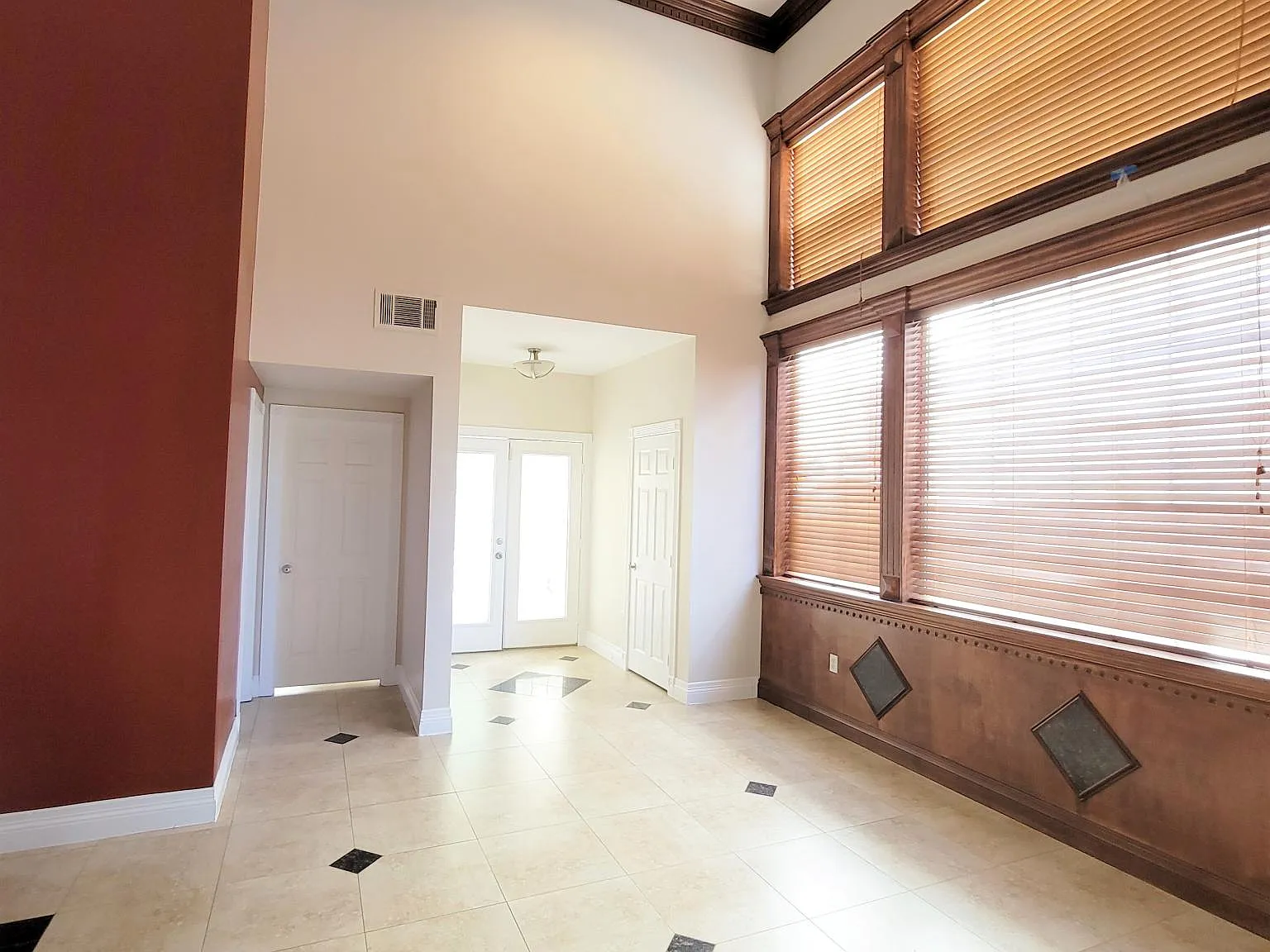 5 bed, 3355 sqft, $3,199 — Photo 3