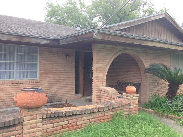 1st image of 1709 Lawndale Dr