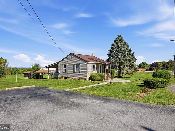3rd image of 17 Hump Rd