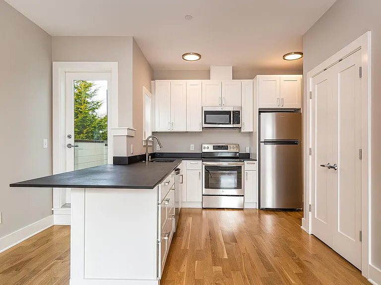 1425 S Jackson St #3 — Photo 4