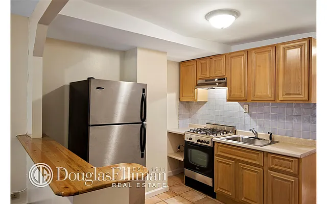 Rented by Douglas Elliman | media 17