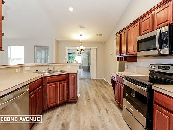 3rd image of 6880 Kettle Creek Dr