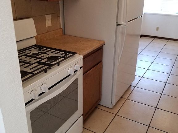 3rd image of 11181 Shiner Ave