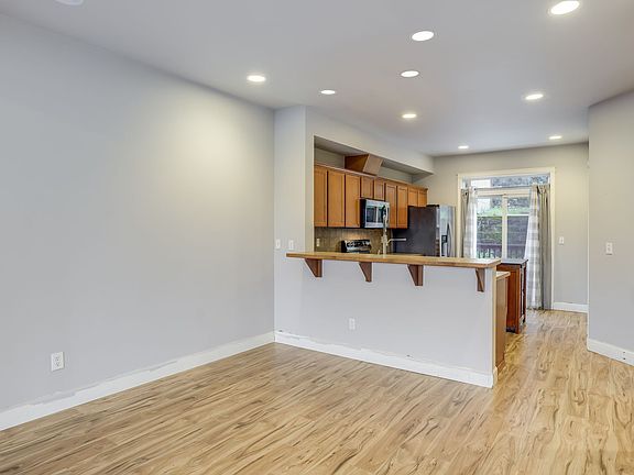 5th image of 1560 Twin Berry Ave