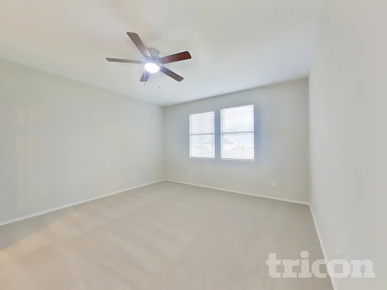 3413 Fashion St — Photo 7
