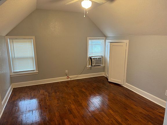 5th image of 7109 Willow Ave