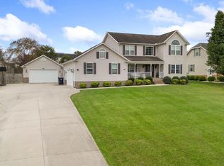 373 Clover Cir, Jacksboro, TN 37757