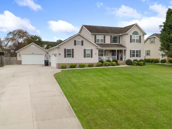 373 Clover Cir, Jacksboro, TN 37757