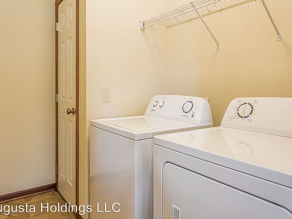 3rd image of 1827 34th Ave SW Unit 5