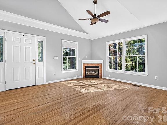 3rd image of 8627 Dog Leg Rd #32