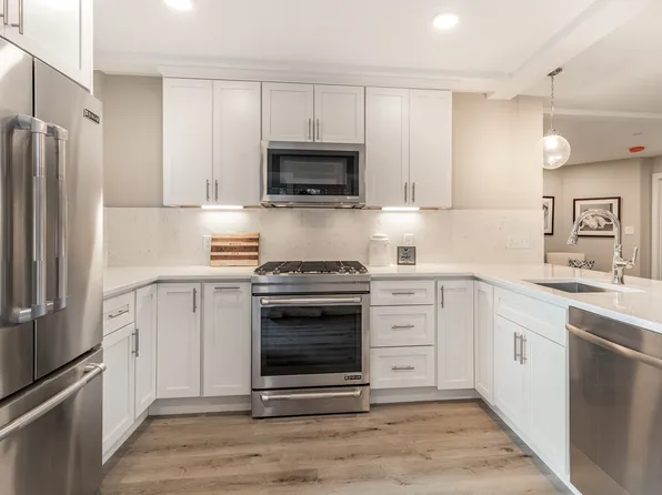 66 Falcon St APT 1, Boston, MA 02128