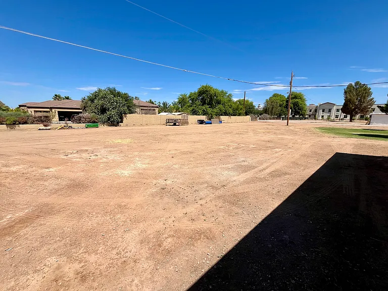 Additional views of large spacious back yard and property