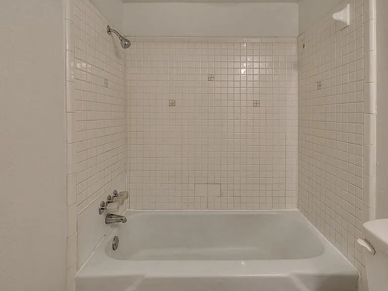 Northwood Apartments — Photo 17