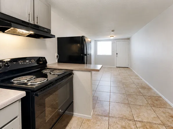 1402 W Mercer Ln, Phoenix, AZ 85029