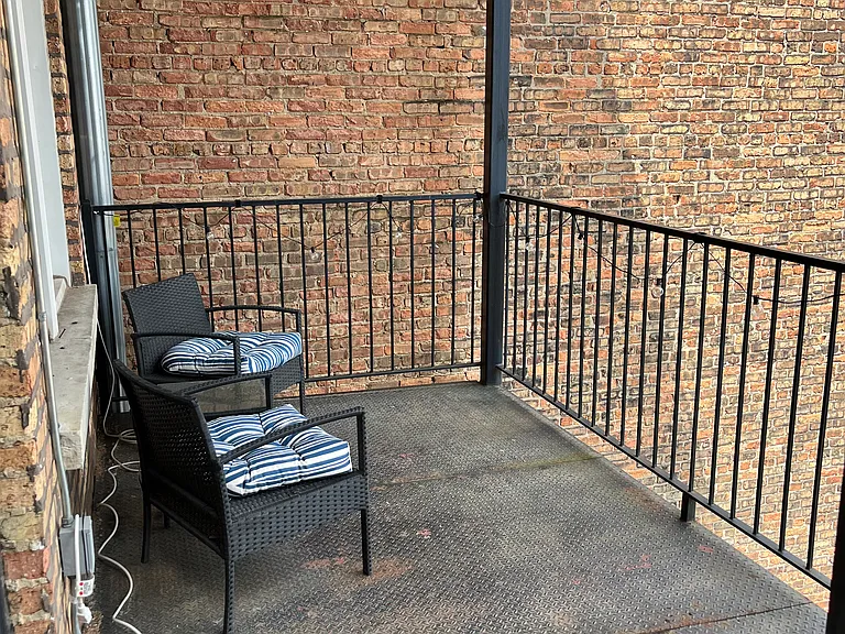 848 W Barry Ave #3R — Photo 9