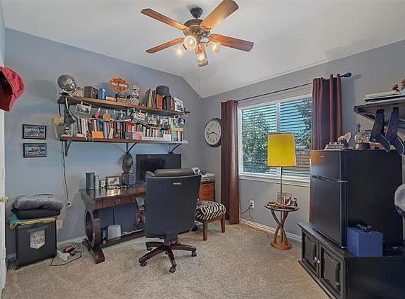 4th image of 1527 Sleepy Hollow Dr